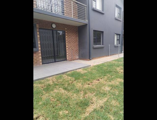 2 BEDROOM PROPERTY TO RENT IN WILLOW PARK MANOR